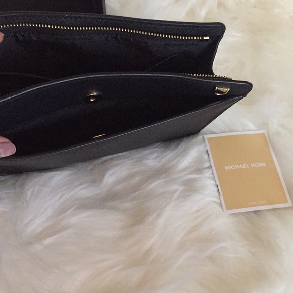 Michael Kors Clutch - Picture 4 of 5